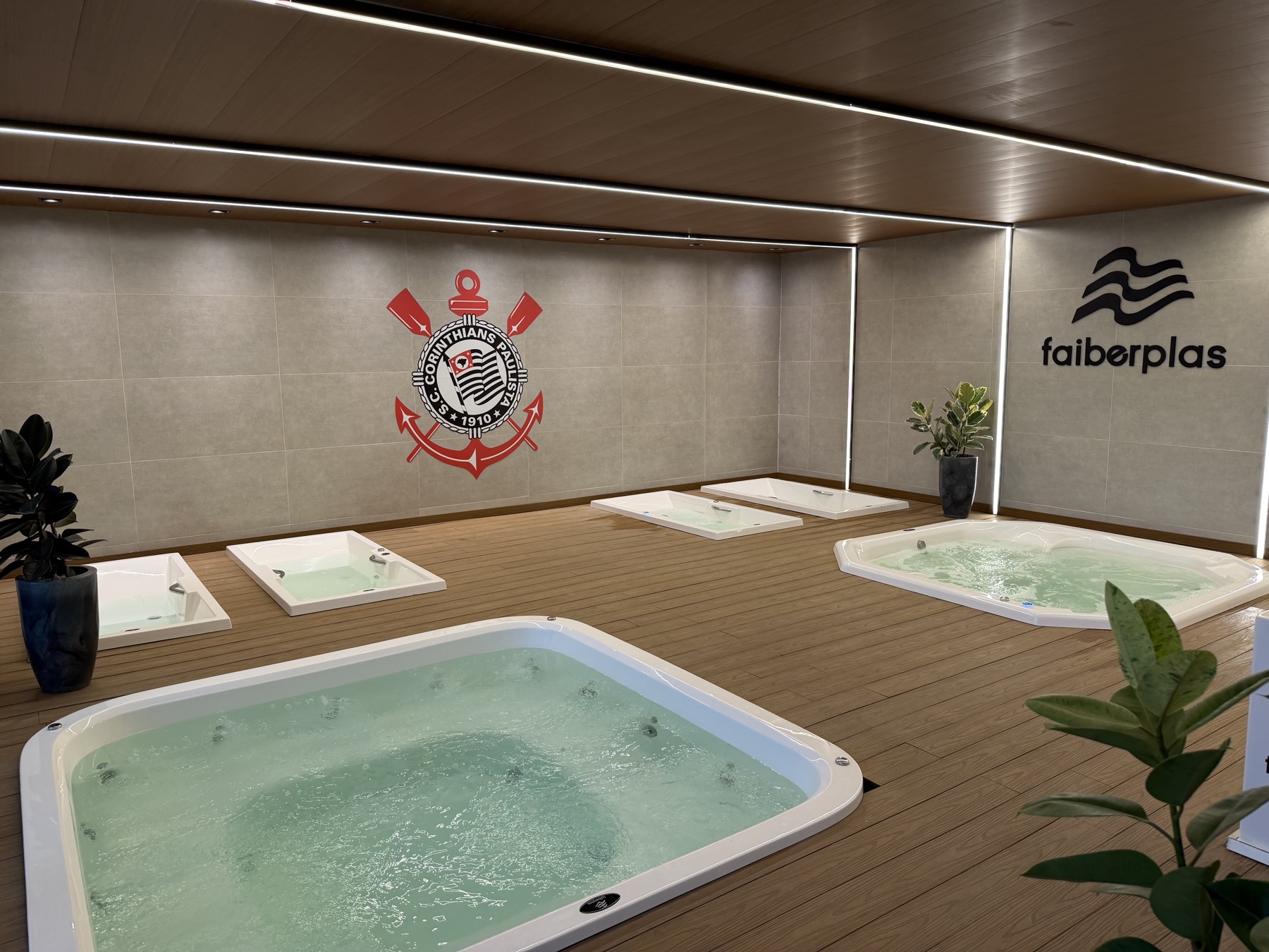 Banheiras do novo recovery no CT do Corinthians